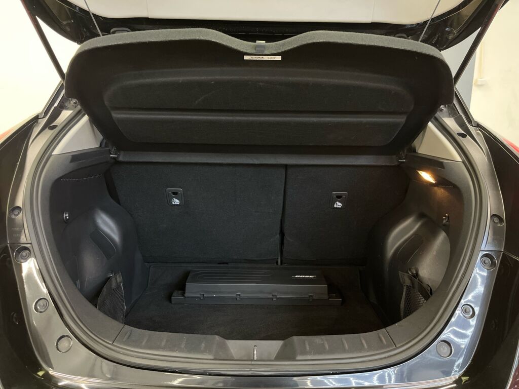 Nissan Leaf 2019 Musta