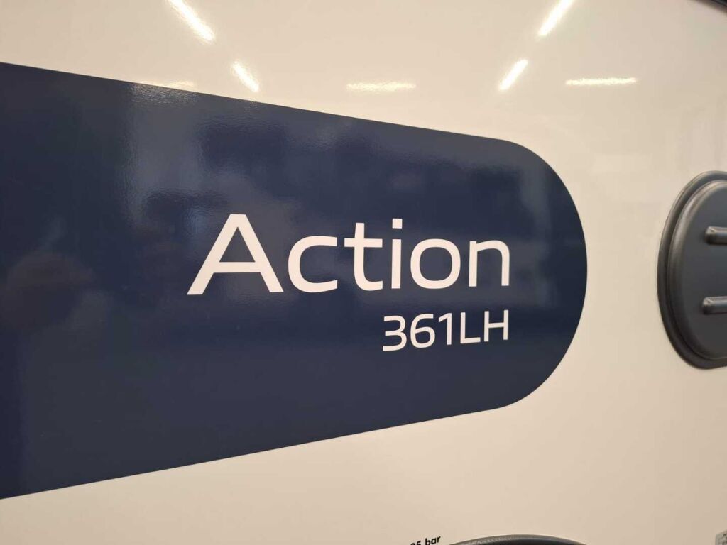 Adria ACTION 2025 Valkoinen
