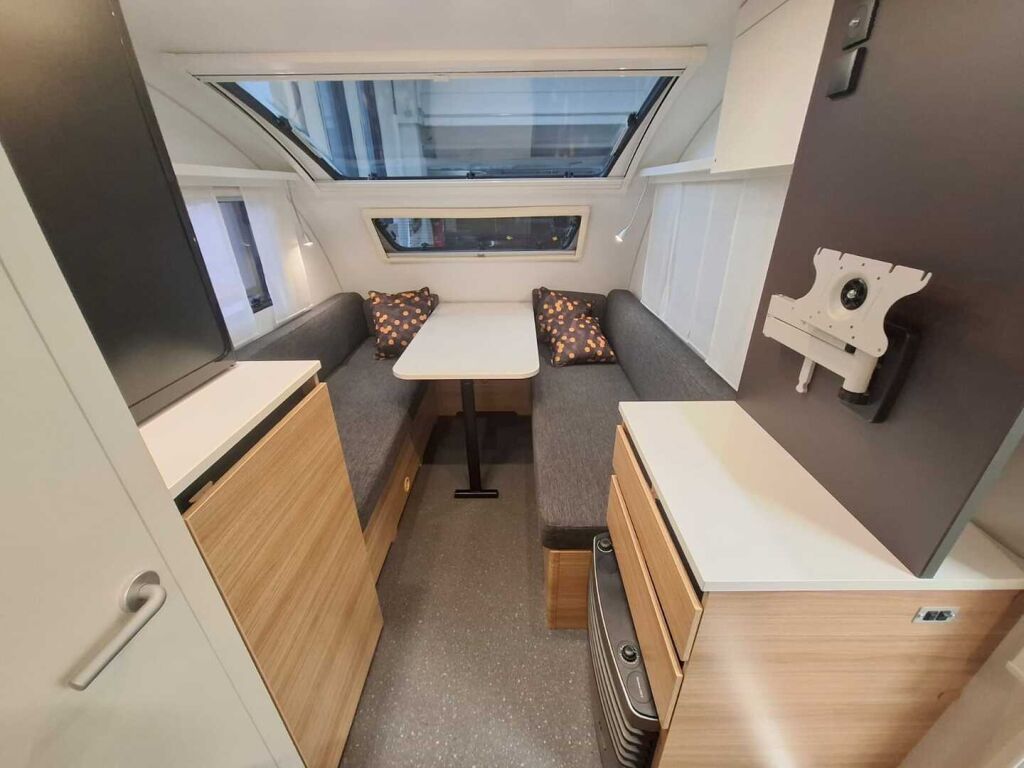 Adria ACTION 2025 Valkoinen