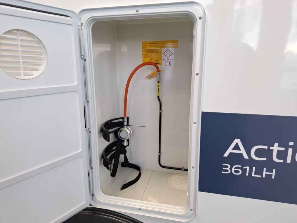 Adria ACTION 2025 Valkoinen