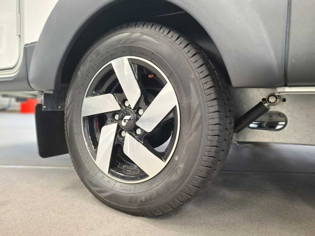 Adria ACTION 2025 Valkoinen