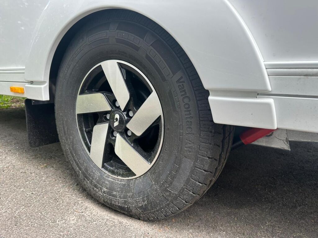 Adria ADORA 2025 Valkoinen