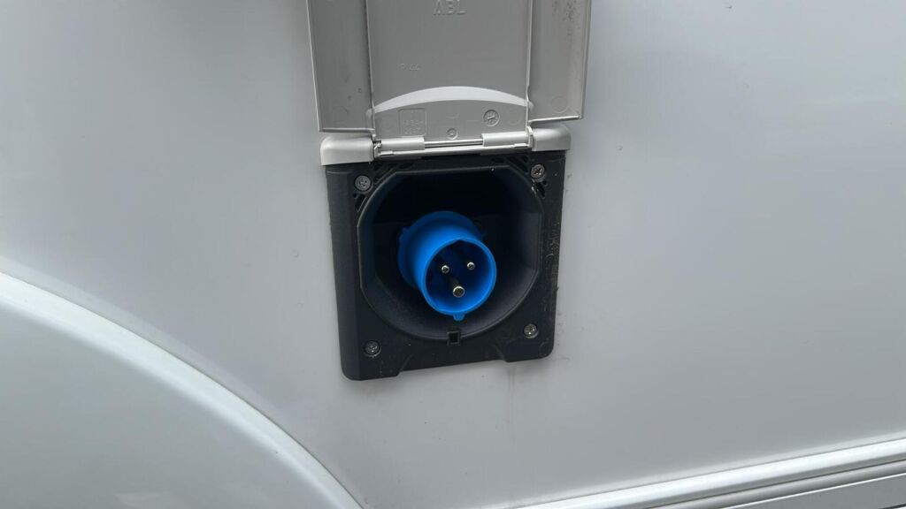 Adria ADORA 2025 Valkoinen