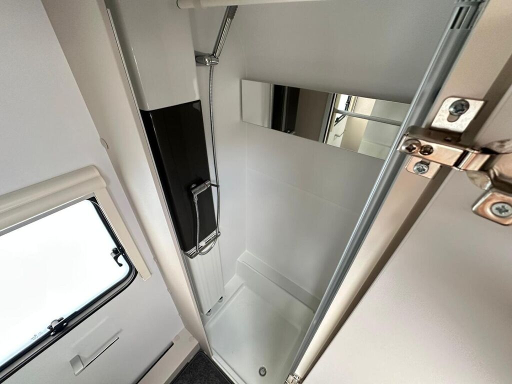 Adria ADORA 2025 Valkoinen