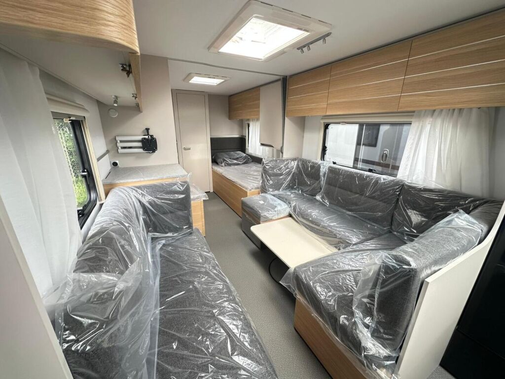 Adria ADORA 2025 Valkoinen