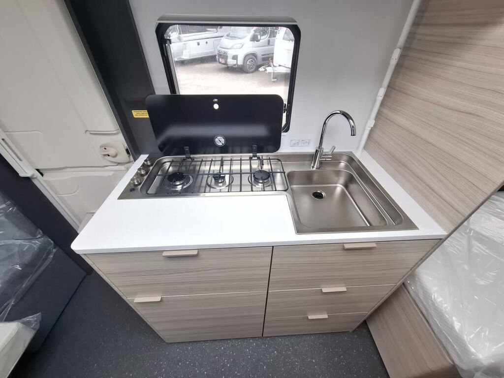 Adria ALTEA 2025 Valkoinen