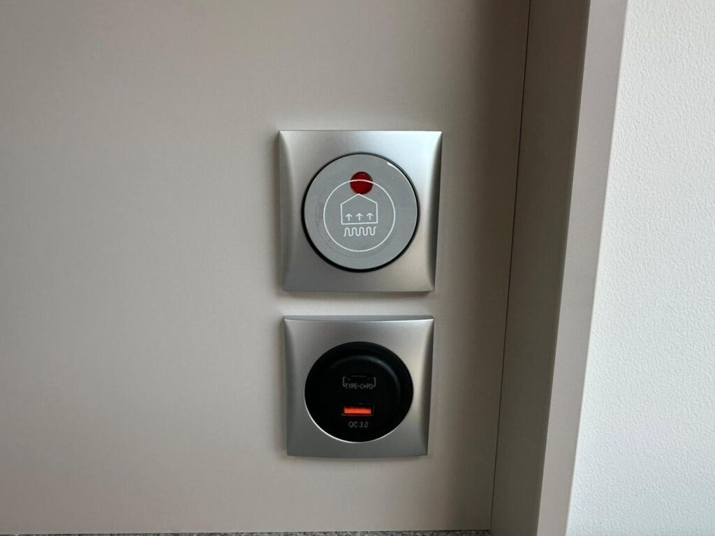 Adria Adora 2025 Valkoinen