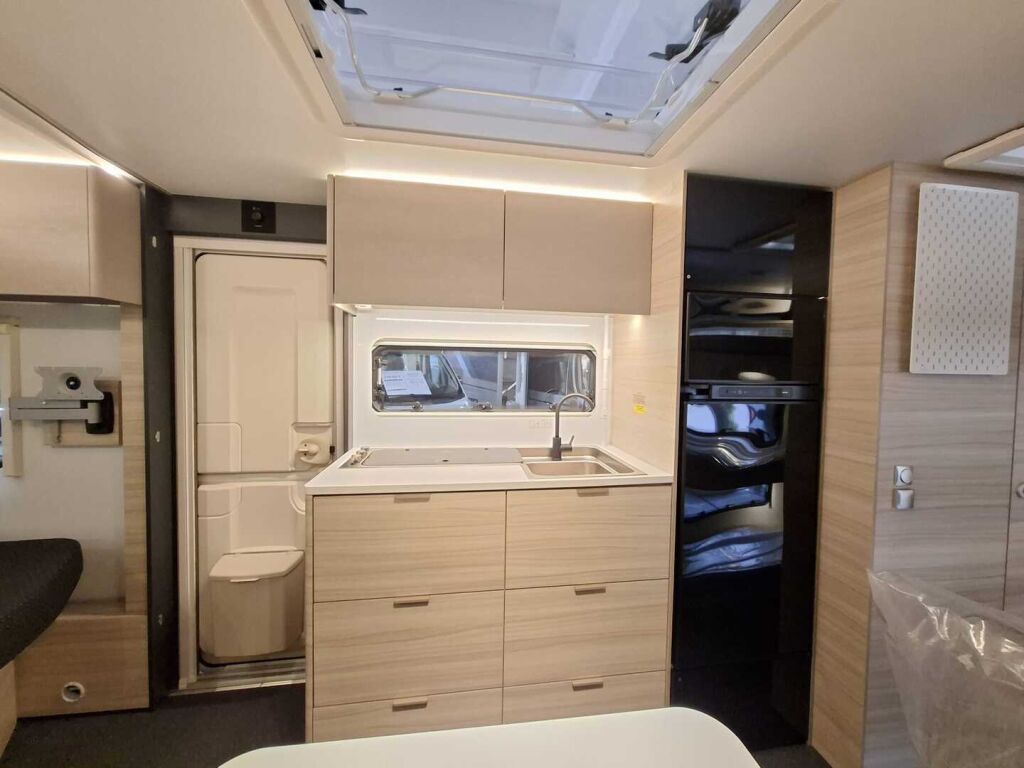 Adria ALTEA 2026 Harmaa