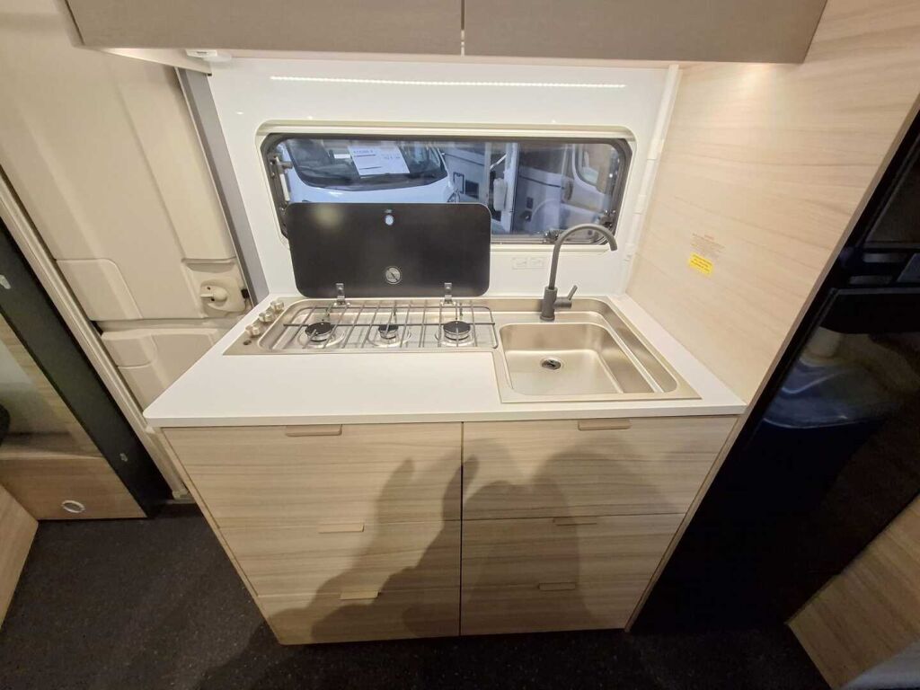 Adria ALTEA 2026 Harmaa