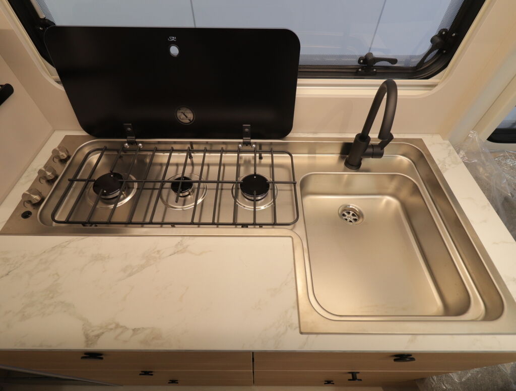 Adria ADORA 2026 Valkoinen