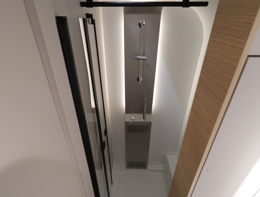 Adria ADORA 2026 Valkoinen