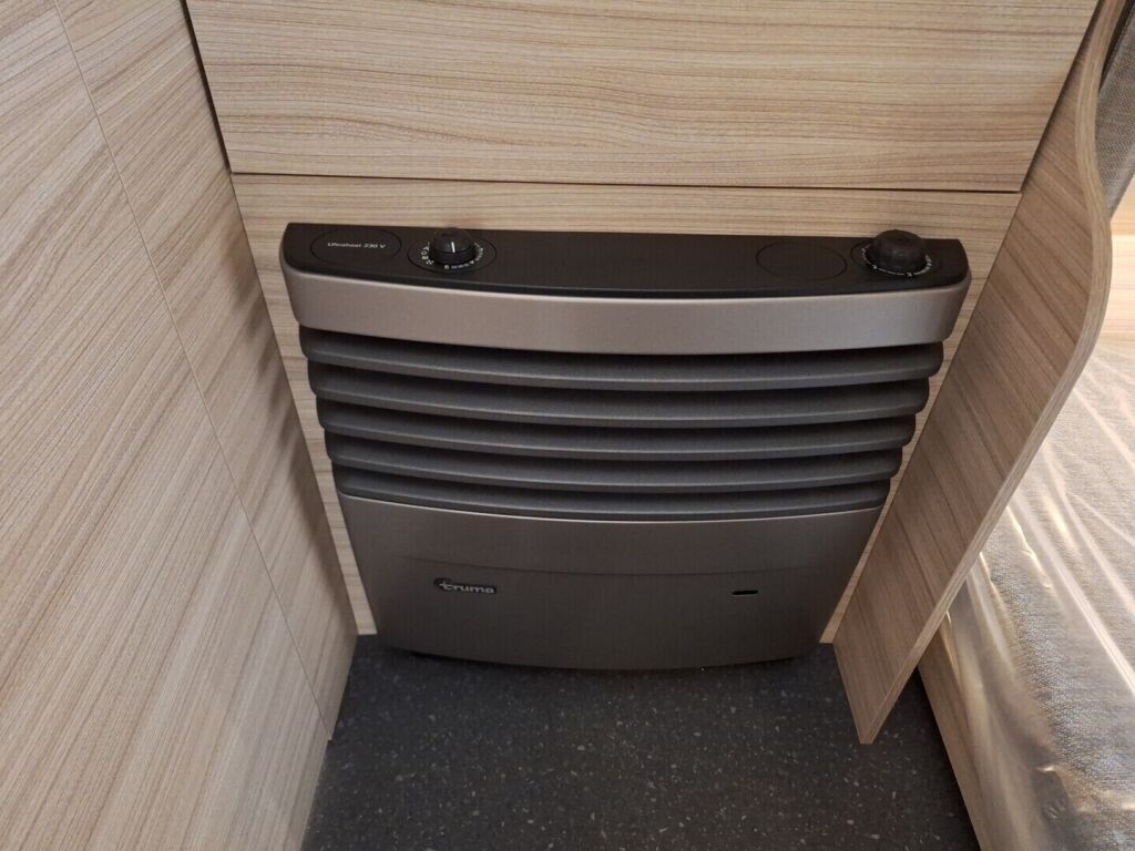 Adria ALTEA 552 PK 2026 Harmaa