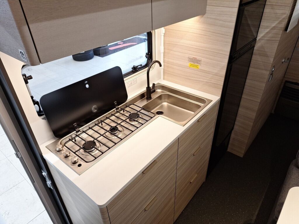 Adria ALTEA 552 PK 2026 Harmaa