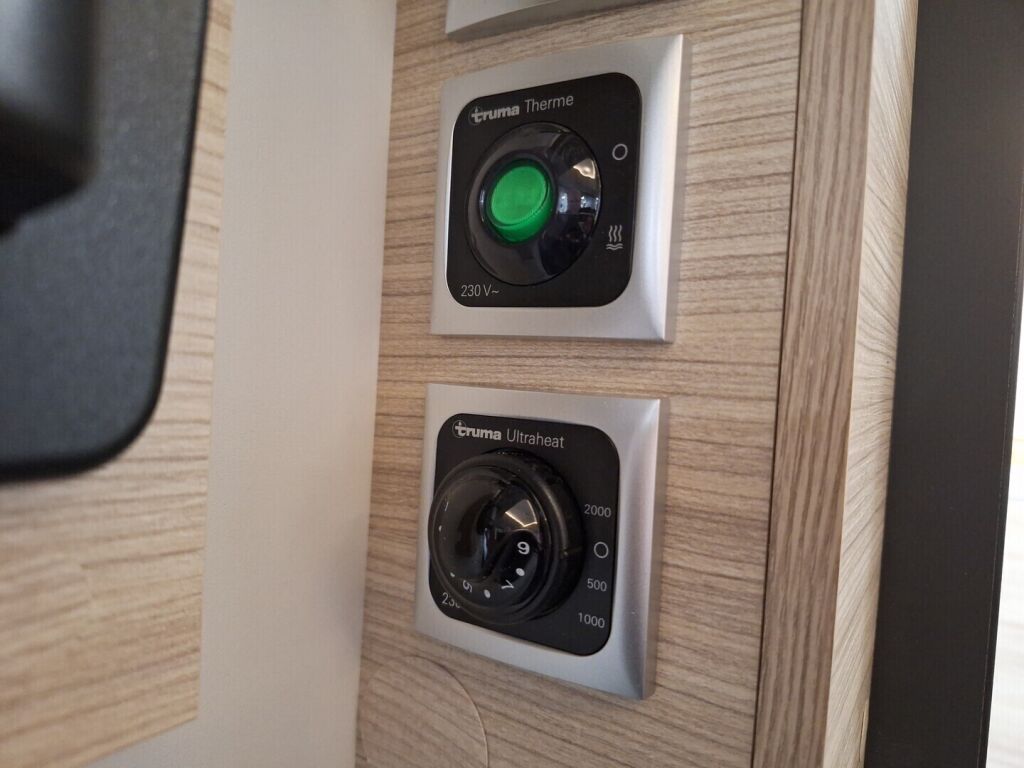 Adria ALTEA 552 PK 2026 Harmaa