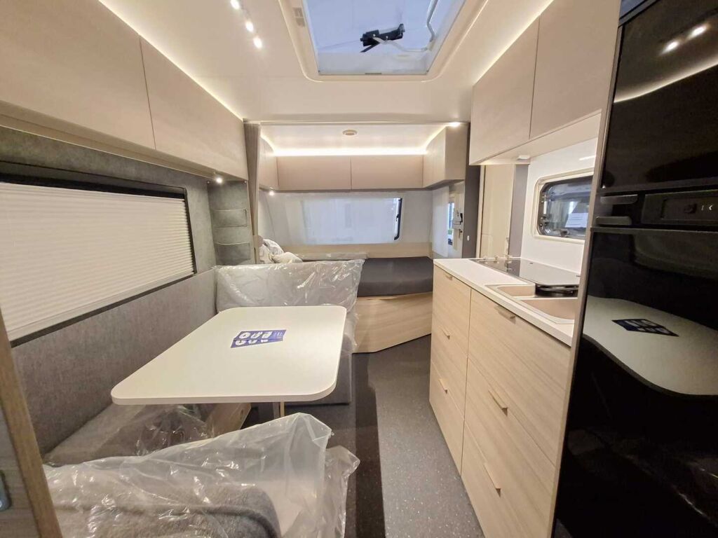 Adria ALTEA 2026 Harmaa