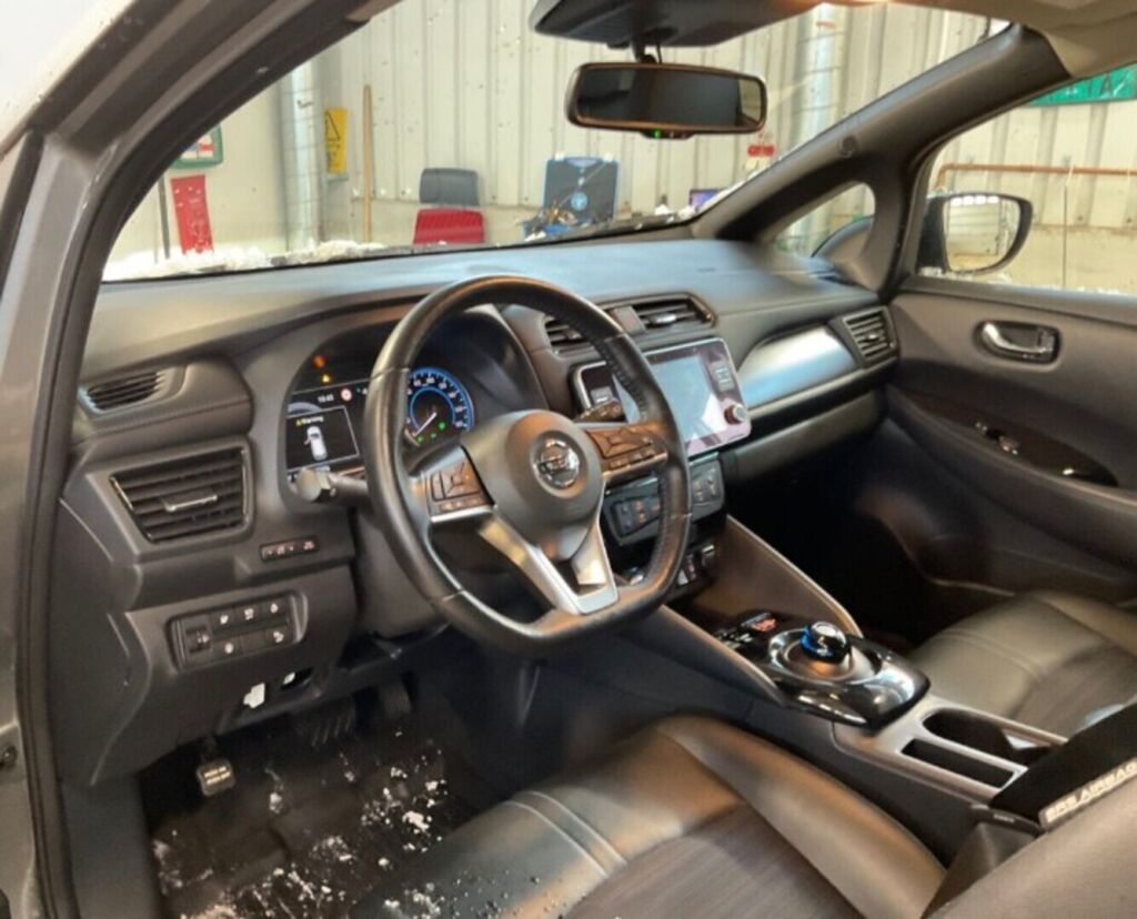 Nissan Leaf 2021 Harmaa