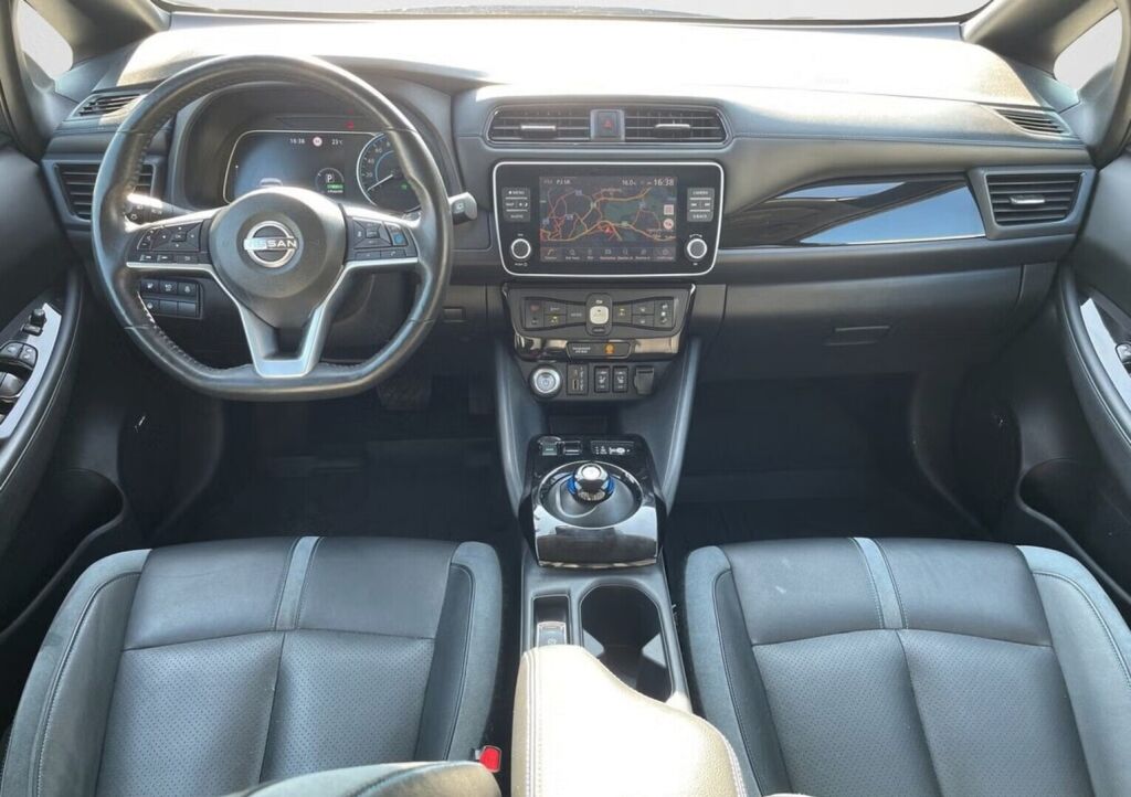 Nissan Leaf 2023 Harmaa