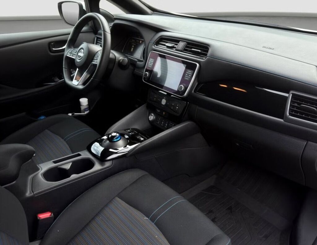Nissan Leaf 2023 Valkoinen