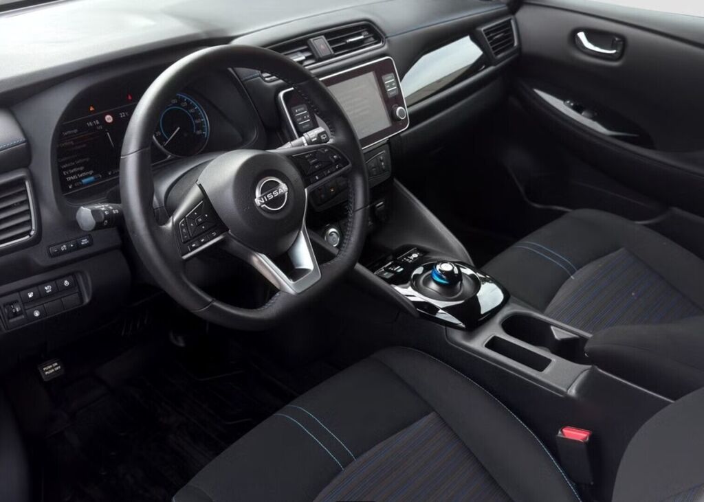 Nissan Leaf 2023 Valkoinen