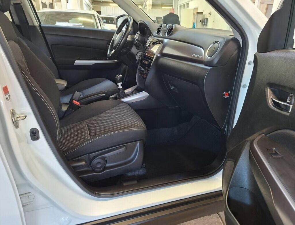 Suzuki Vitara 2023 Valkoinen