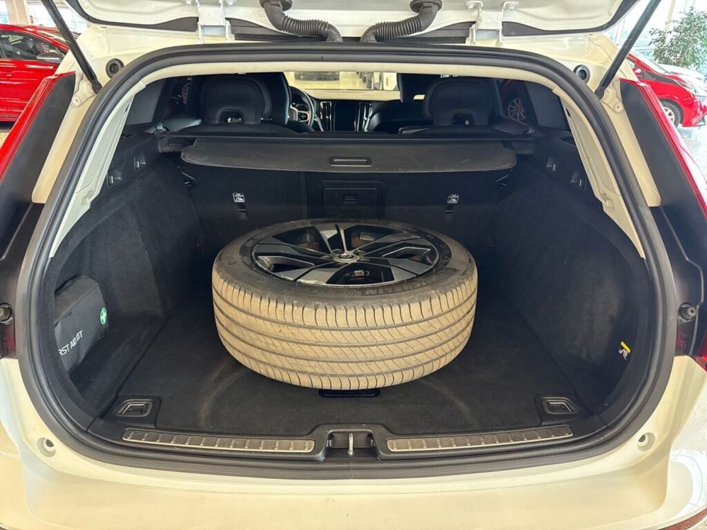 Volvo V60 Cross Country 2019 Valkoinen