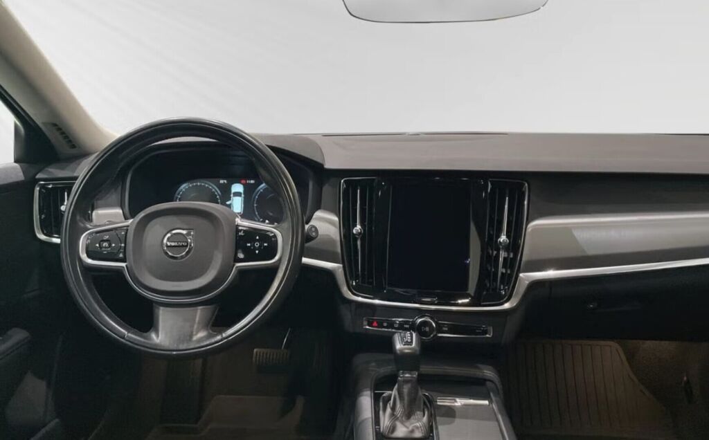 Volvo V90 2017 Musta