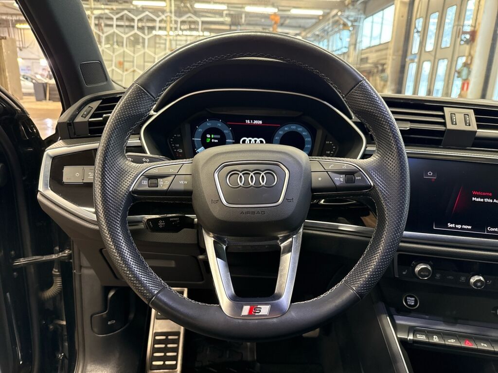 Audi Q3 2022 0