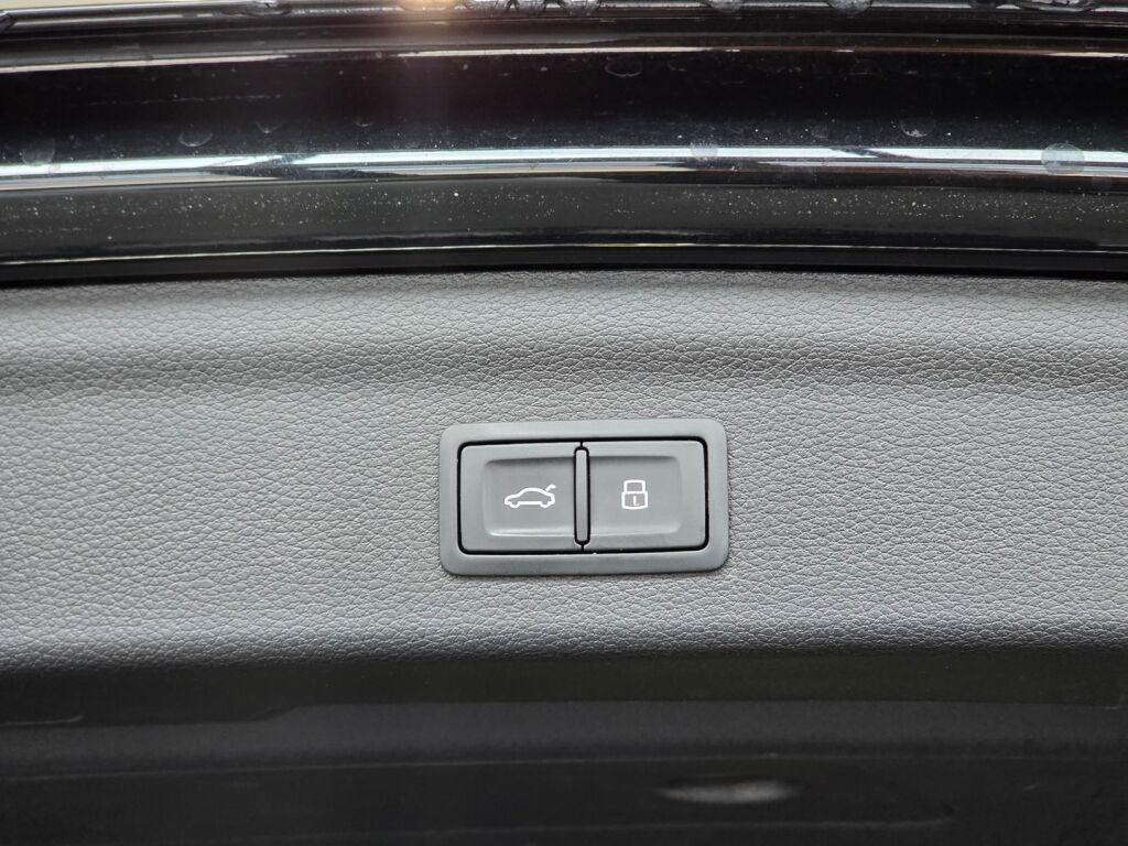 Audi Q3 2022 0