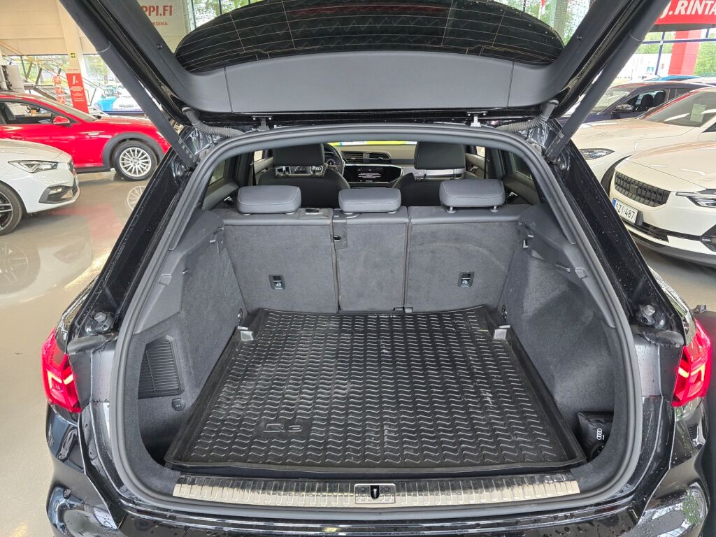 Audi Q3 2022 0