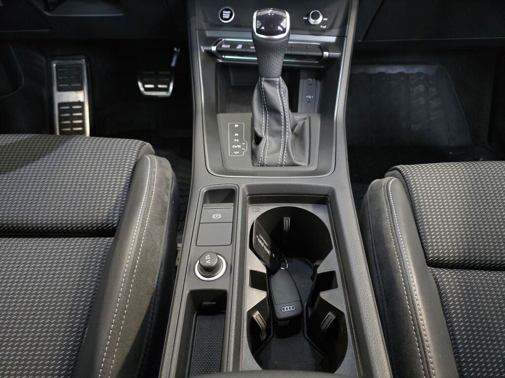 Audi Q3 2022 0