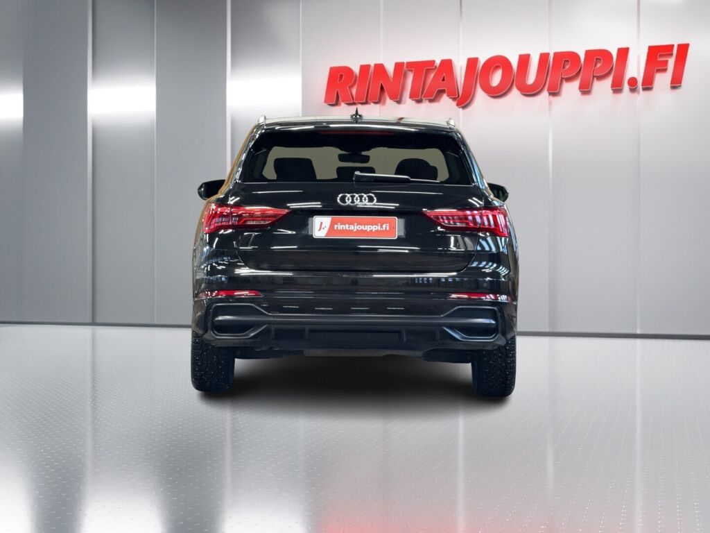 Audi Q3 2022 0