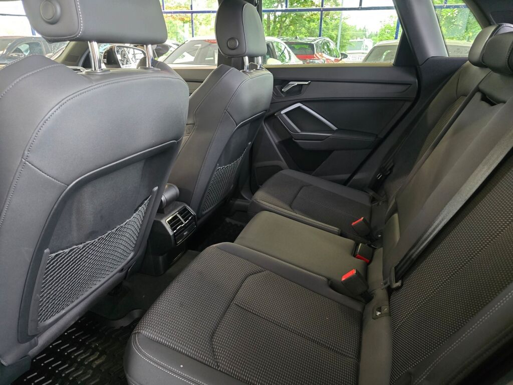 Audi Q3 2022 0