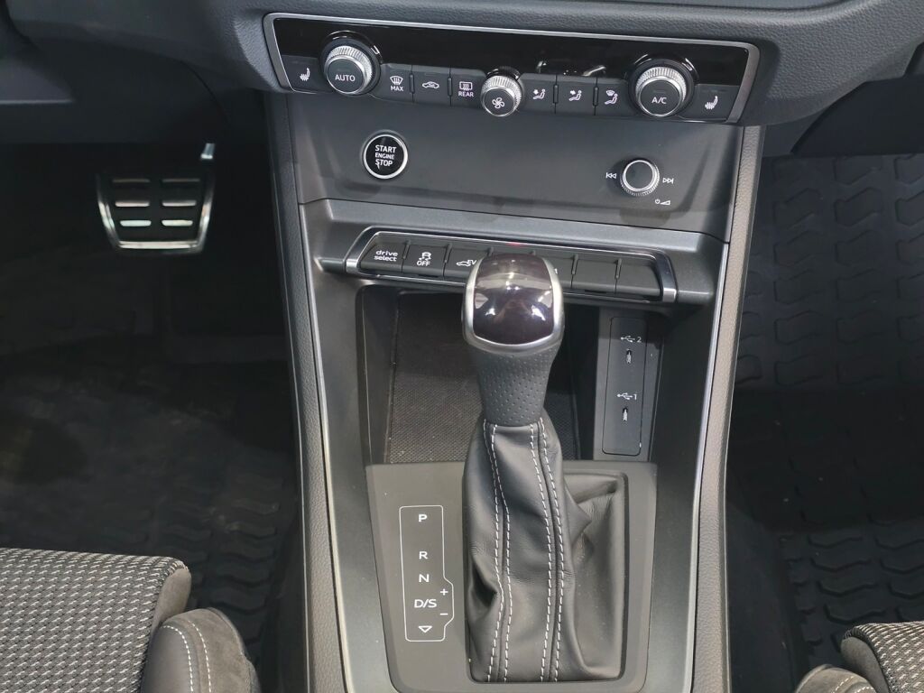 Audi Q3 2022 0