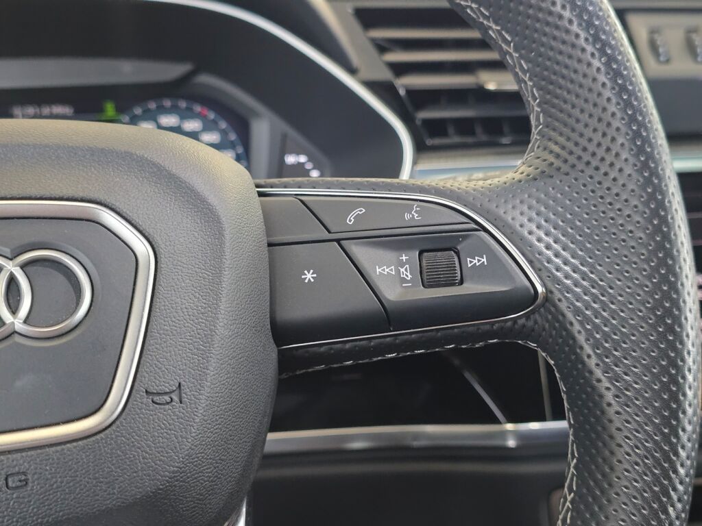 Audi Q3 2022 0