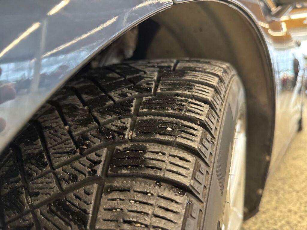 Volvo V90 2019 Sininen