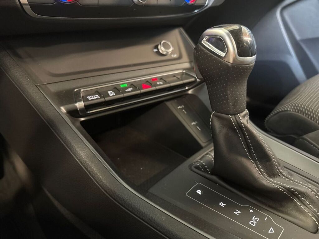 Audi Q3 2021 Harmaa