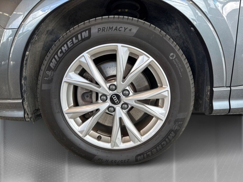 Audi Q3 2021 Harmaa