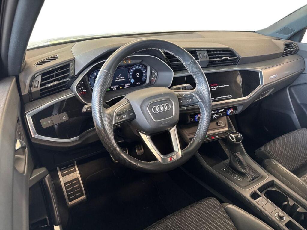 Audi Q3 2021 Harmaa