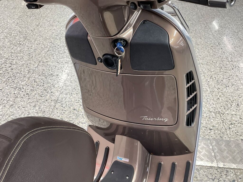 Vespa GTS 2016 Ruskea (beige)