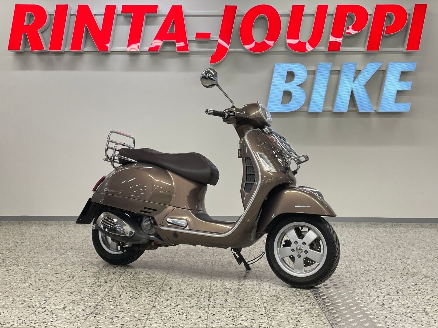 Vespa GTS