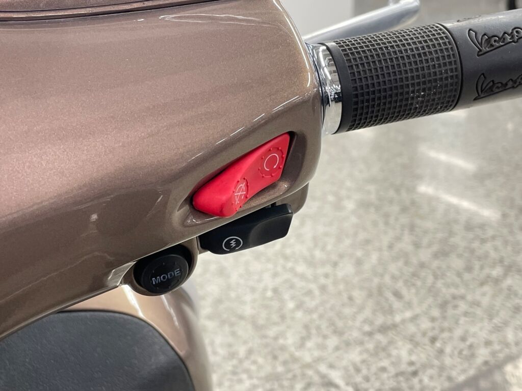 Vespa GTS 2016 Ruskea (beige)