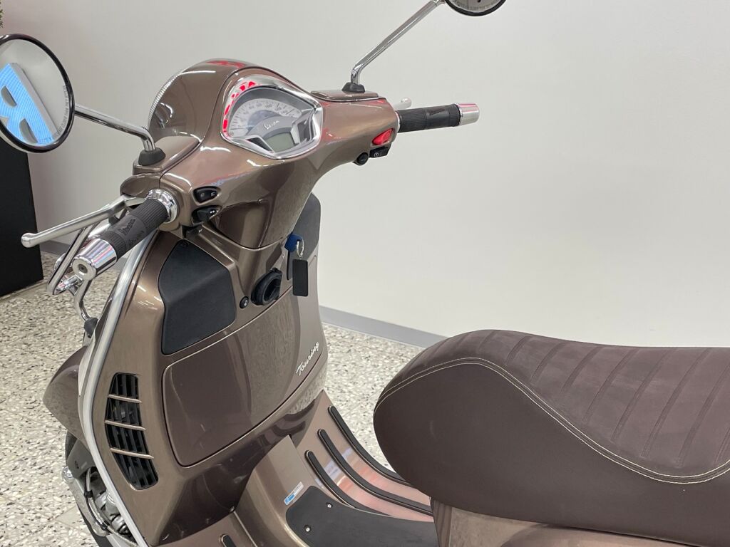 Vespa GTS 2016 Ruskea (beige)