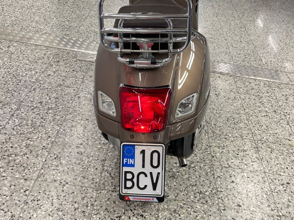 Vespa GTS 2016 Ruskea (beige)