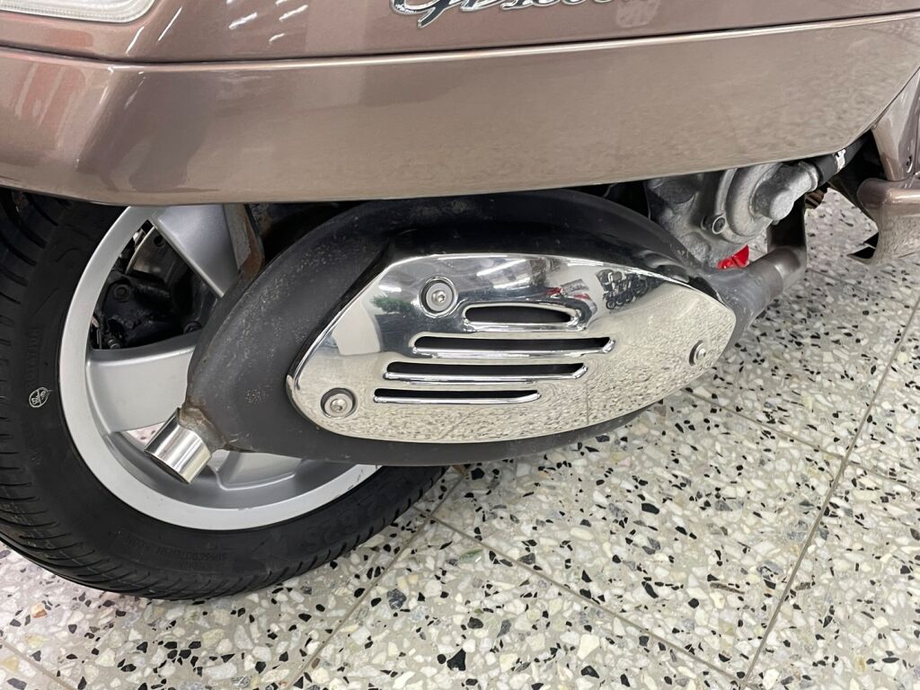 Vespa GTS 2016 Ruskea (beige)