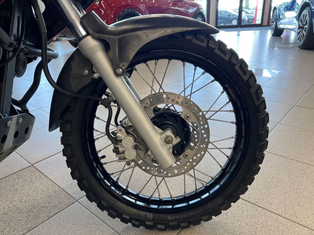 Honda XL 2008 Musta