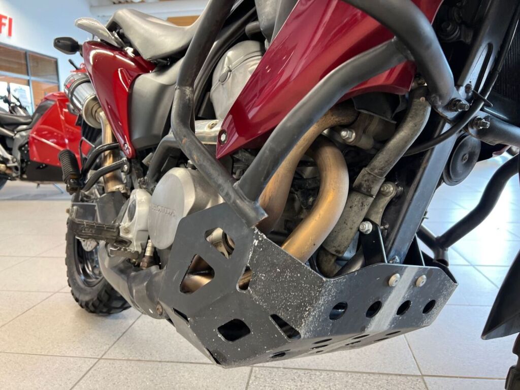 Honda XL 2008 Musta