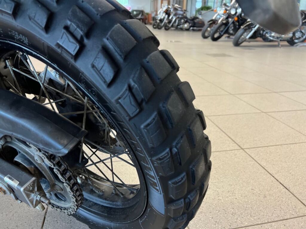 Honda XL 2008 Musta