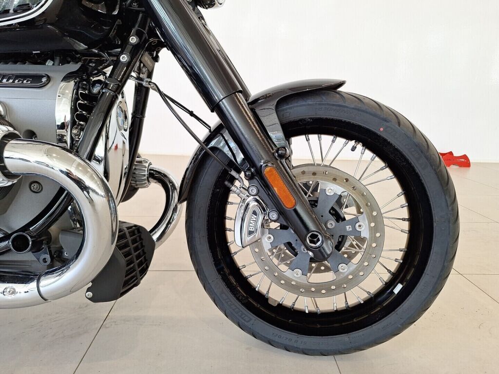BMW R 2020 Musta
