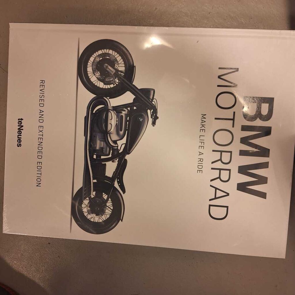 BMW R 2020 Musta