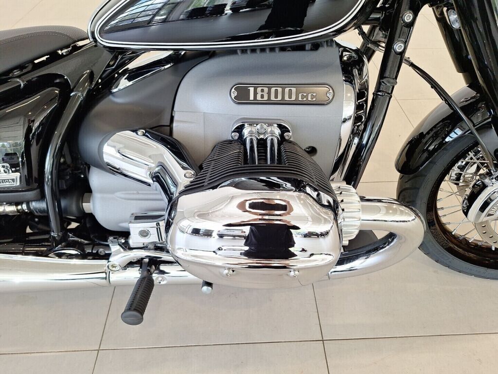 BMW R 2020 Musta